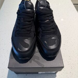 Valentino Black Sneaker Box Label - Nero